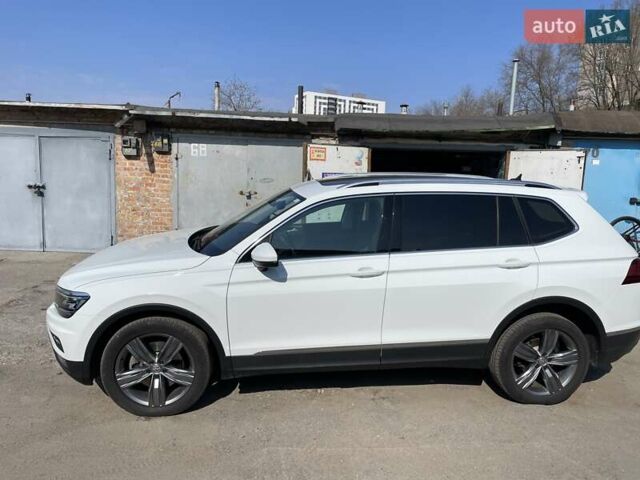 Белый Фольксваген Тигуан, объемом двигателя 1.98 л и пробегом 144 тыс. км за 21900 $, фото 2 на Automoto.ua