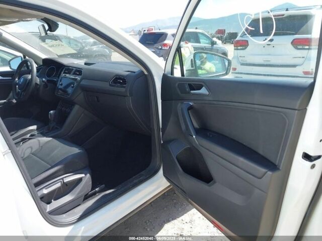 Білий Фольксваген Тігуан, об'ємом двигуна 2 л та пробігом 98 тис. км за 13200 $, фото 6 на Automoto.ua