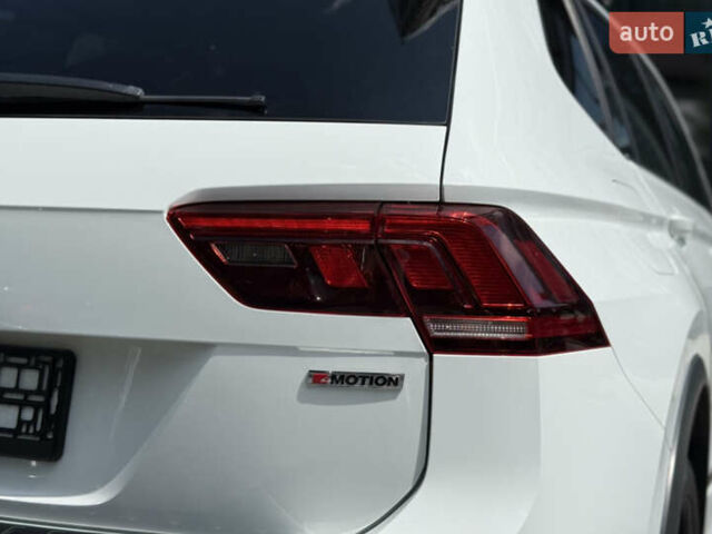 Білий Фольксваген Тігуан, об'ємом двигуна 2 л та пробігом 110 тис. км за 25999 $, фото 15 на Automoto.ua