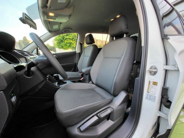 Белый Фольксваген Тигуан, объемом двигателя 2 л и пробегом 87 тыс. км за 17800 $, фото 6 на Automoto.ua