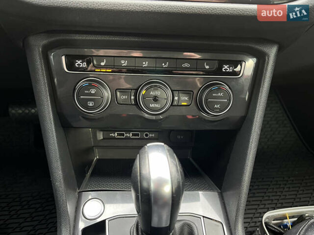 Білий Фольксваген Тігуан, об'ємом двигуна 2 л та пробігом 137 тис. км за 19350 $, фото 23 на Automoto.ua