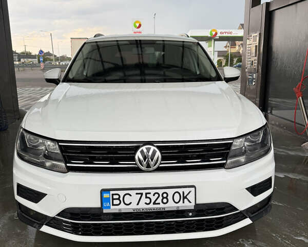 Белый Фольксваген Тигуан, объемом двигателя 1.98 л и пробегом 94 тыс. км за 17500 $, фото 3 на Automoto.ua