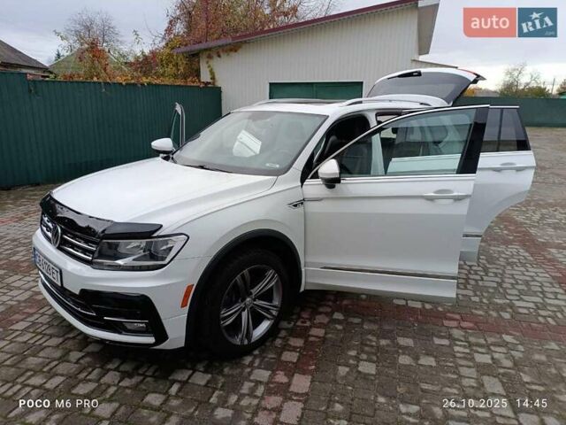 Белый Фольксваген Тигуан, объемом двигателя 1.98 л и пробегом 120 тыс. км за 25000 $, фото 9 на Automoto.ua