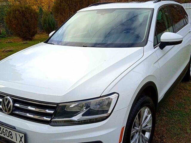 Білий Фольксваген Тігуан, об'ємом двигуна 2 л та пробігом 120 тис. км за 17000 $, фото 5 на Automoto.ua