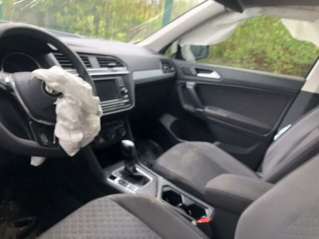 Белый Фольксваген Тигуан, объемом двигателя 2 л и пробегом 100 тыс. км за 8800 $, фото 2 на Automoto.ua