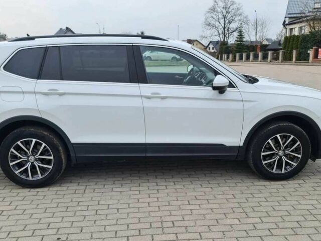 Белый Фольксваген Тигуан, объемом двигателя 2 л и пробегом 83 тыс. км за 10900 $, фото 7 на Automoto.ua