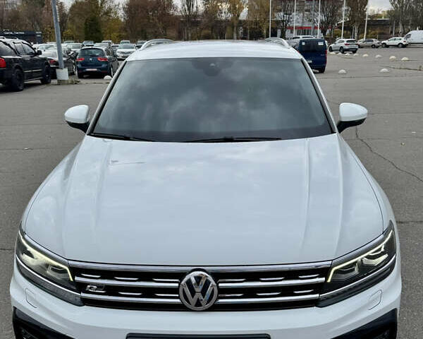 Белый Фольксваген Тигуан, объемом двигателя 1.98 л и пробегом 54 тыс. км за 31500 $, фото 6 на Automoto.ua