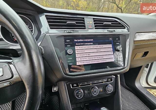 Білий Фольксваген Тігуан, об'ємом двигуна 1.98 л та пробігом 89 тис. км за 21500 $, фото 19 на Automoto.ua