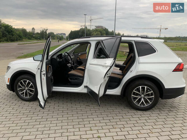 Белый Фольксваген Тигуан, объемом двигателя 2 л и пробегом 113 тыс. км за 21300 $, фото 10 на Automoto.ua