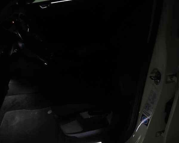 Белый Фольксваген Тигуан, объемом двигателя 2 л и пробегом 180 тыс. км за 24500 $, фото 18 на Automoto.ua