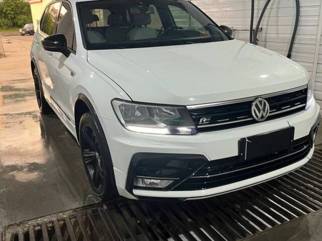 Белый Фольксваген Тигуан, объемом двигателя 2 л и пробегом 145 тыс. км за 24000 $, фото 6 на Automoto.ua