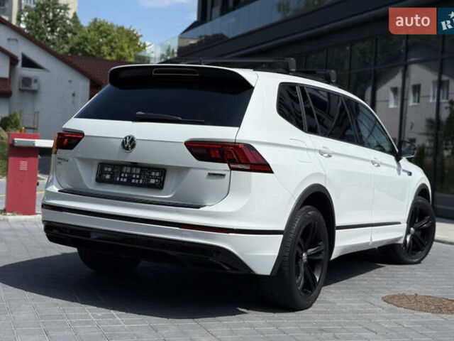 Білий Фольксваген Тігуан, об'ємом двигуна 2 л та пробігом 110 тис. км за 25999 $, фото 13 на Automoto.ua