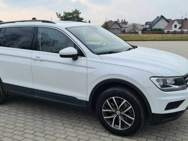 Белый Фольксваген Тигуан, объемом двигателя 2 л и пробегом 83 тыс. км за 10900 $, фото 1 на Automoto.ua