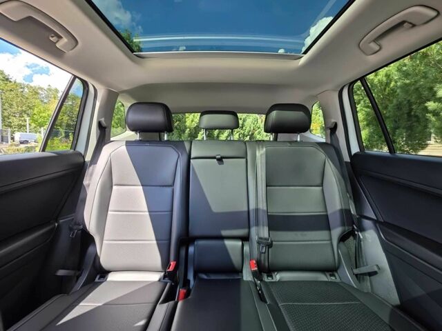 Білий Фольксваген Тігуан, об'ємом двигуна 2 л та пробігом 40 тис. км за 10000 $, фото 10 на Automoto.ua