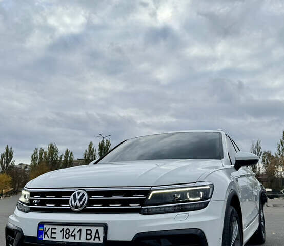 Белый Фольксваген Тигуан, объемом двигателя 1.98 л и пробегом 54 тыс. км за 31500 $, фото 5 на Automoto.ua