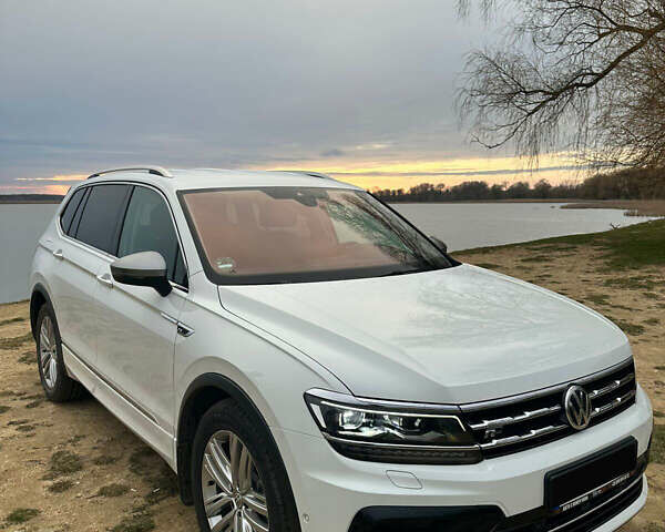 Белый Фольксваген Тигуан, объемом двигателя 2 л и пробегом 198 тыс. км за 41500 $, фото 41 на Automoto.ua