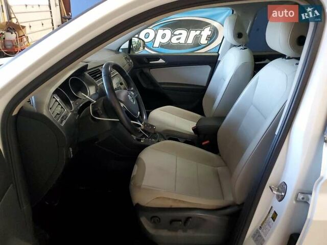 Белый Фольксваген Тигуан, объемом двигателя 2 л и пробегом 150 тыс. км за 4100 $, фото 6 на Automoto.ua