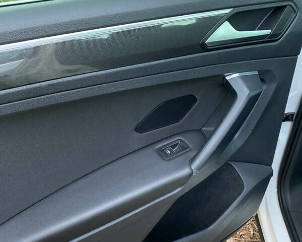 Белый Фольксваген Тигуан, объемом двигателя 1.97 л и пробегом 254 тыс. км за 24900 $, фото 10 на Automoto.ua