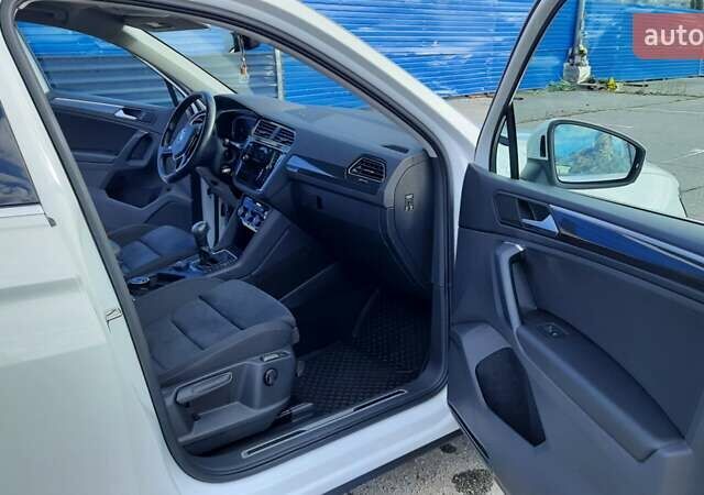 Белый Фольксваген Тигуан, объемом двигателя 1.98 л и пробегом 185 тыс. км за 27500 $, фото 16 на Automoto.ua