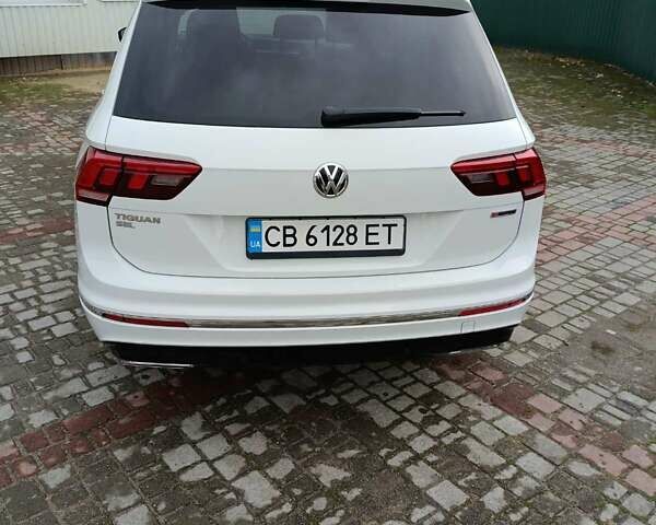 Белый Фольксваген Тигуан, объемом двигателя 1.98 л и пробегом 120 тыс. км за 25000 $, фото 4 на Automoto.ua