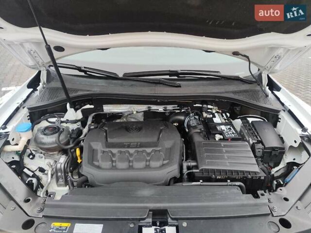 Белый Фольксваген Тигуан, объемом двигателя 1.97 л и пробегом 270 тыс. км за 14899 $, фото 12 на Automoto.ua