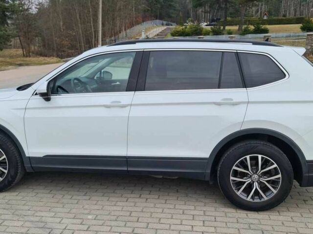 Белый Фольксваген Тигуан, объемом двигателя 2 л и пробегом 83 тыс. км за 10900 $, фото 4 на Automoto.ua