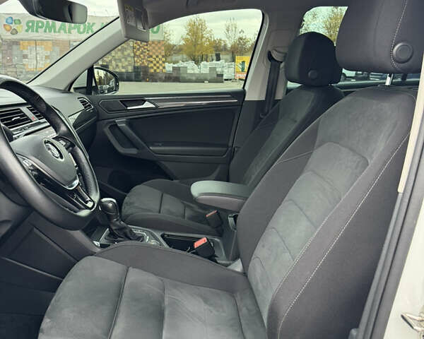 Белый Фольксваген Тигуан, объемом двигателя 1.98 л и пробегом 54 тыс. км за 31500 $, фото 45 на Automoto.ua