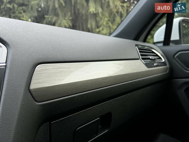 Белый Фольксваген Тигуан, объемом двигателя 1.98 л и пробегом 55 тыс. км за 27999 $, фото 70 на Automoto.ua