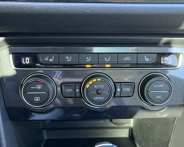 Белый Фольксваген Тигуан, объемом двигателя 1.98 л и пробегом 135 тыс. км за 24800 $, фото 23 на Automoto.ua