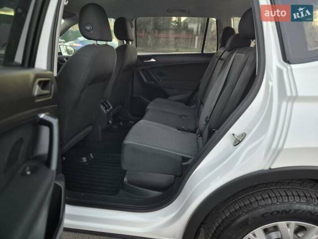 Білий Фольксваген Тігуан, об'ємом двигуна 1.98 л та пробігом 90 тис. км за 17800 $, фото 17 на Automoto.ua