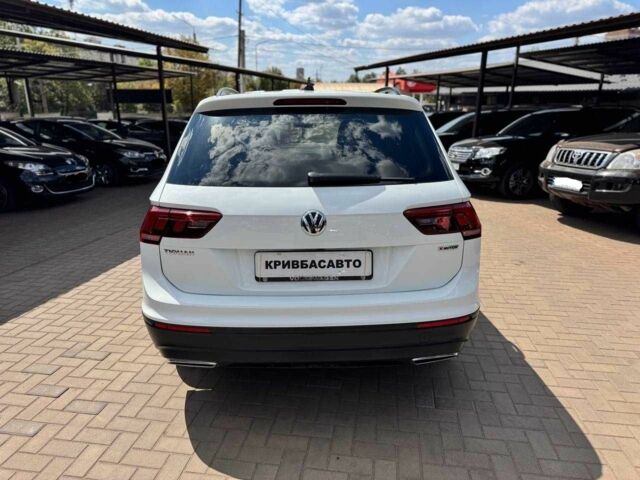 Білий Фольксваген Тігуан, об'ємом двигуна 2 л та пробігом 105 тис. км за 19500 $, фото 7 на Automoto.ua