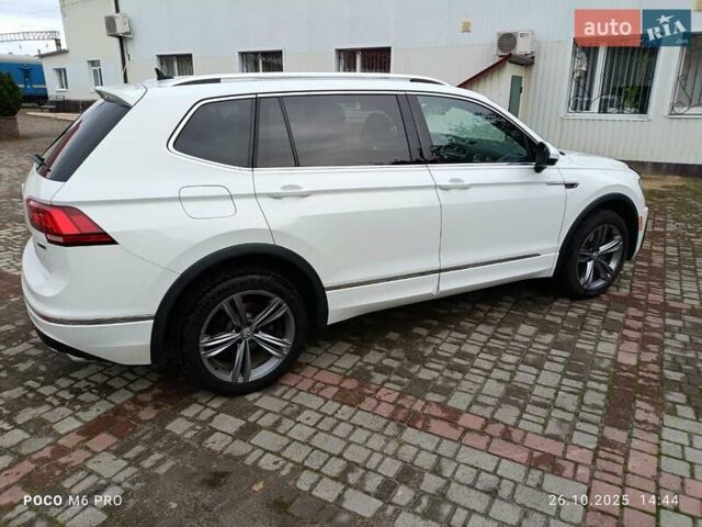 Белый Фольксваген Тигуан, объемом двигателя 1.98 л и пробегом 120 тыс. км за 25000 $, фото 7 на Automoto.ua