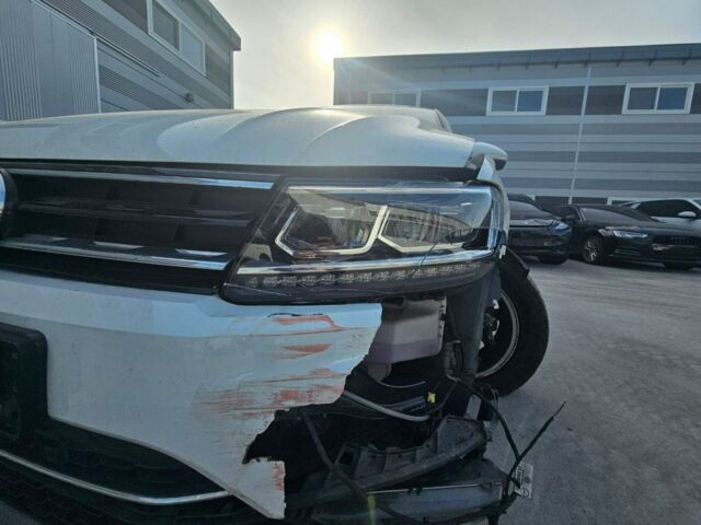 Белый Фольксваген Тигуан, объемом двигателя 2 л и пробегом 43 тыс. км за 19900 $, фото 8 на Automoto.ua