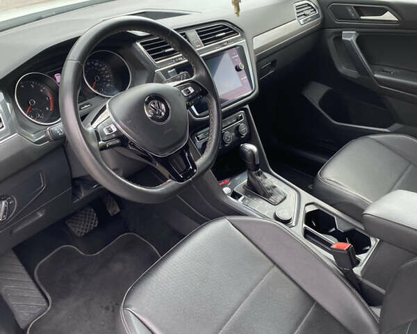 Білий Фольксваген Тігуан, об'ємом двигуна 0 л та пробігом 93 тис. км за 21500 $, фото 1 на Automoto.ua