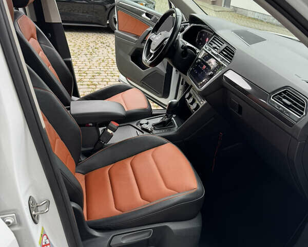 Белый Фольксваген Тигуан, объемом двигателя 1.97 л и пробегом 76 тыс. км за 37900 $, фото 22 на Automoto.ua