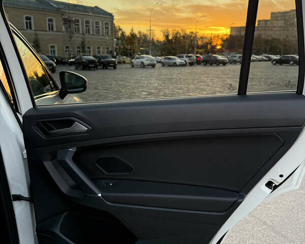 Білий Фольксваген Тігуан, об'ємом двигуна 1.98 л та пробігом 54 тис. км за 23700 $, фото 18 на Automoto.ua