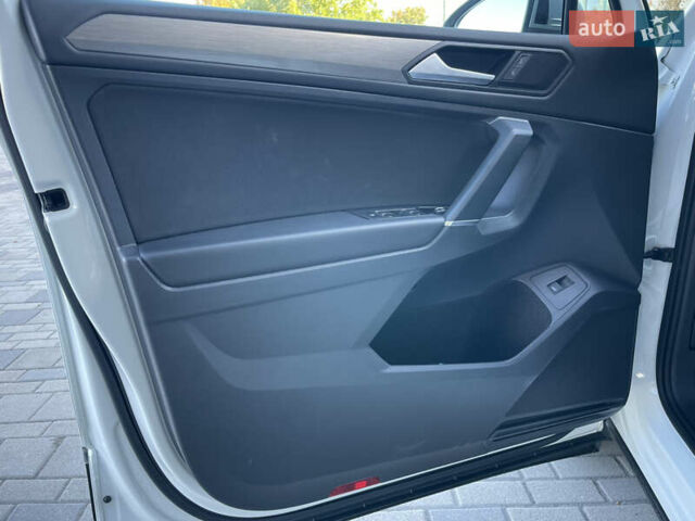 Белый Фольксваген Тигуан, объемом двигателя 1.98 л и пробегом 186 тыс. км за 27500 $, фото 30 на Automoto.ua