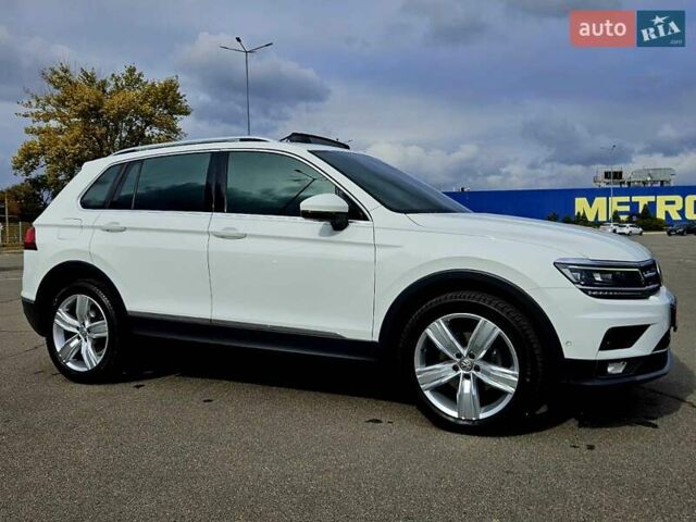 Білий Фольксваген Тігуан, об'ємом двигуна 2 л та пробігом 170 тис. км за 28500 $, фото 16 на Automoto.ua