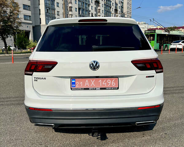 Белый Фольксваген Тигуан, объемом двигателя 2 л и пробегом 73 тыс. км за 22999 $, фото 5 на Automoto.ua