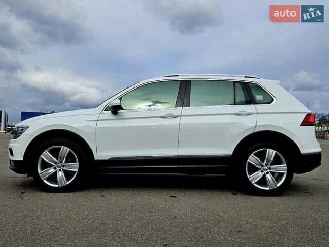Білий Фольксваген Тігуан, об'ємом двигуна 2 л та пробігом 170 тис. км за 28500 $, фото 4 на Automoto.ua