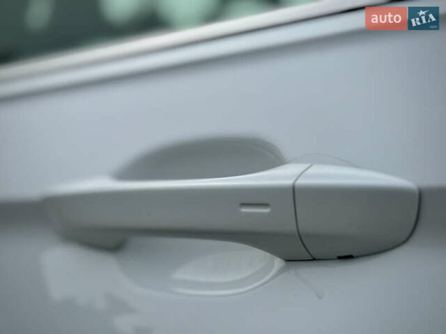 Білий Фольксваген Тігуан, об'ємом двигуна 2 л та пробігом 186 тис. км за 29999 $, фото 26 на Automoto.ua