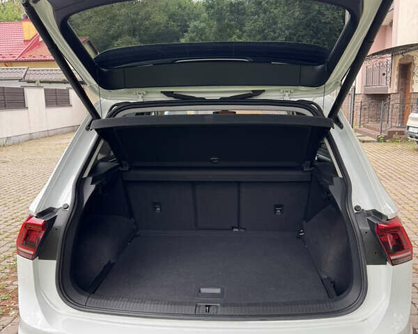 Белый Фольксваген Тигуан, объемом двигателя 1.97 л и пробегом 76 тыс. км за 37900 $, фото 16 на Automoto.ua