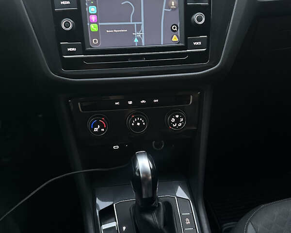 Білий Фольксваген Тігуан, об'ємом двигуна 1.98 л та пробігом 227 тис. км за 15999 $, фото 48 на Automoto.ua