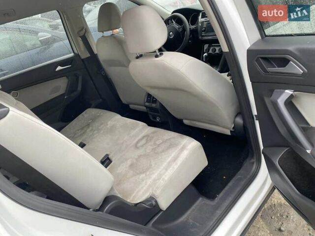 Білий Фольксваген Тігуан, об'ємом двигуна 2 л та пробігом 149 тис. км за 11300 $, фото 12 на Automoto.ua