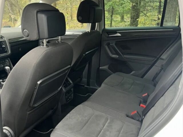 Белый Фольксваген Тигуан, объемом двигателя 2 л и пробегом 85 тыс. км за 10800 $, фото 8 на Automoto.ua