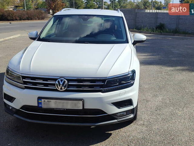Белый Фольксваген Тигуан, объемом двигателя 1.97 л и пробегом 98 тыс. км за 30000 $, фото 3 на Automoto.ua