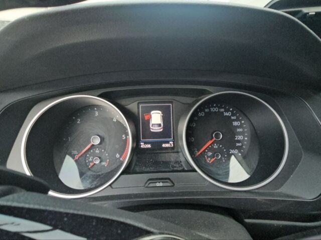 Белый Фольксваген Тигуан, объемом двигателя 2 л и пробегом 43 тыс. км за 19900 $, фото 25 на Automoto.ua