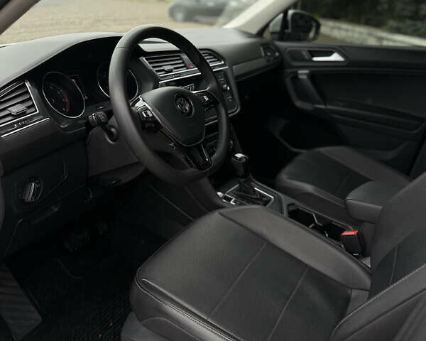 Белый Фольксваген Тигуан, объемом двигателя 2 л и пробегом 88 тыс. км за 25000 $, фото 29 на Automoto.ua