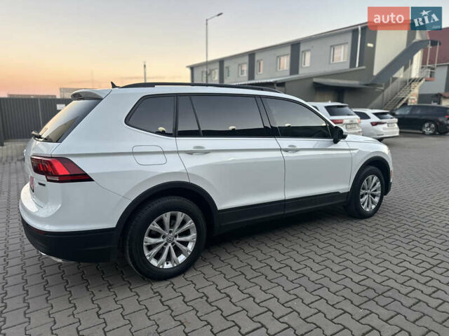 Білий Фольксваген Тігуан, об'ємом двигуна 1.98 л та пробігом 227 тис. км за 15999 $, фото 24 на Automoto.ua
