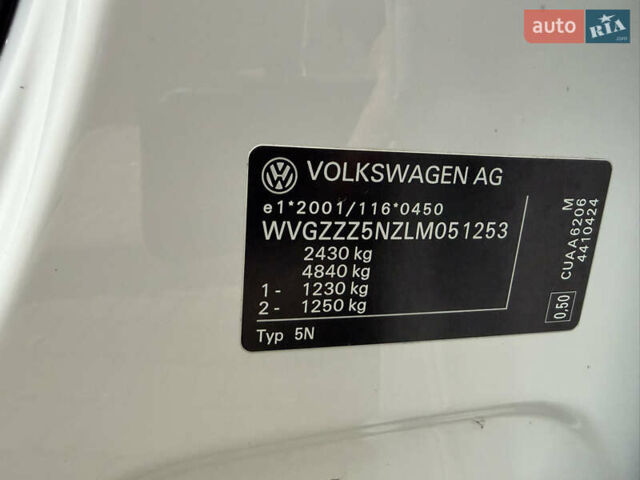 Белый Фольксваген Тигуан, объемом двигателя 2 л и пробегом 245 тыс. км за 28800 $, фото 56 на Automoto.ua